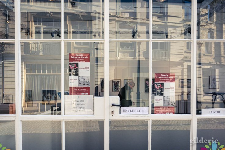 Jeux de reflets sur la vitre de la galerie Prince de Condé à Spa