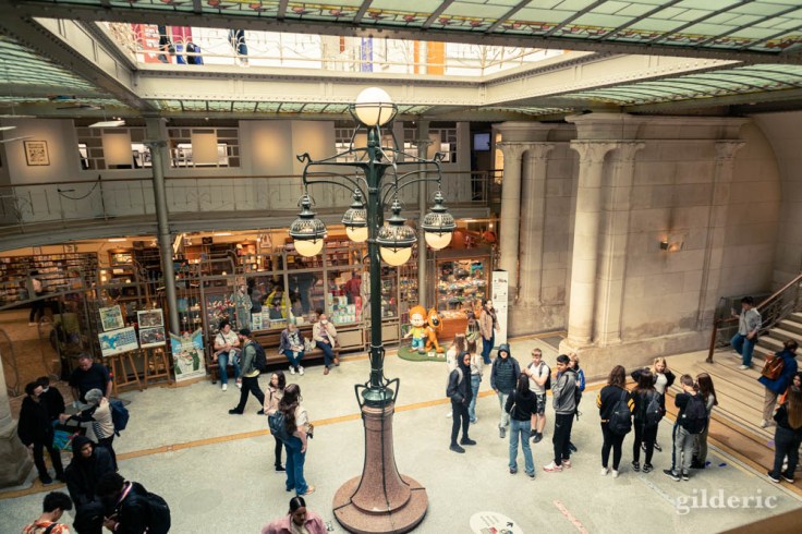 Le hall et la libraire du musée de la BD à Bruxelles