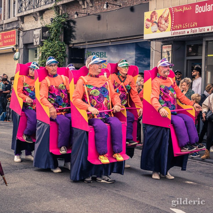 Amusant groupe folklorique aux fêtes du 15 août à Liège