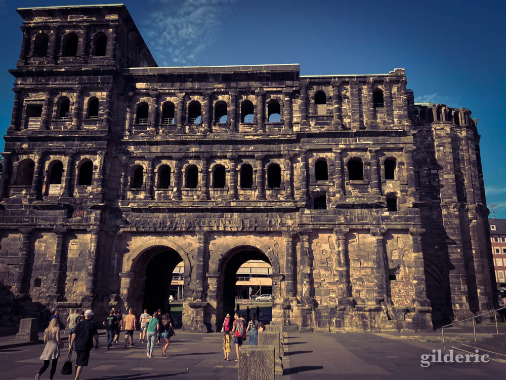 La Porta Nigra, à Trèves (Allemagne)