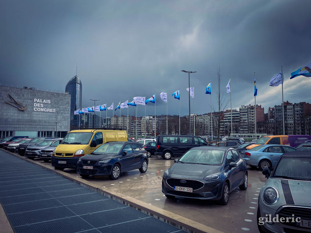 Le parking du palais des congrès de Liège avant la giboulée