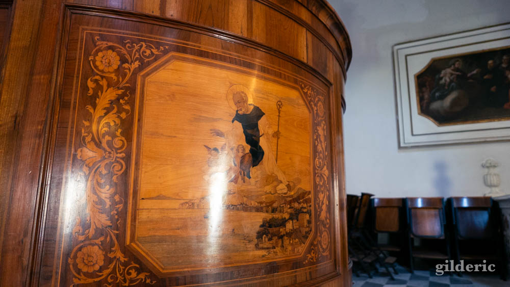 Marqueterie (dans la basilique Sant'Antonino, à Sorrente)