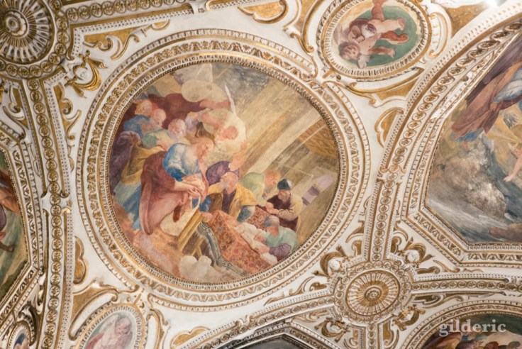 Médaillon peint sur le plafond de la crypte de la cathédrale de Salerne.